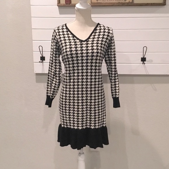 Emma & Posh Dress - Picture 1 of 3